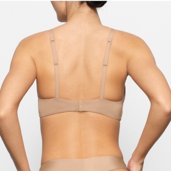NWT Skims Wireless Form Lightly Lined Bra Beige Clay Sz 36C - Picture 2 of 9